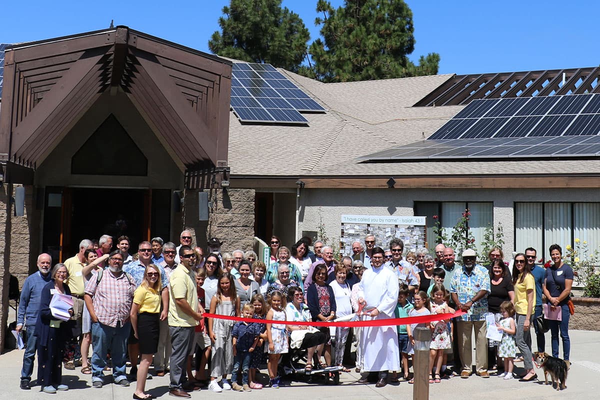 Good Samaritan Episcopal Church congregation and Sullivan Solar Power smiling for photo