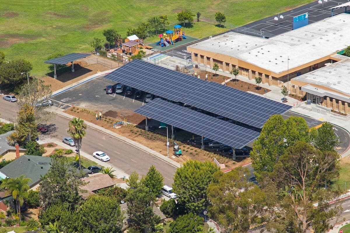 Photo of Park Dale Lane Elementary School solar panel installation by Sullivan Solar Power