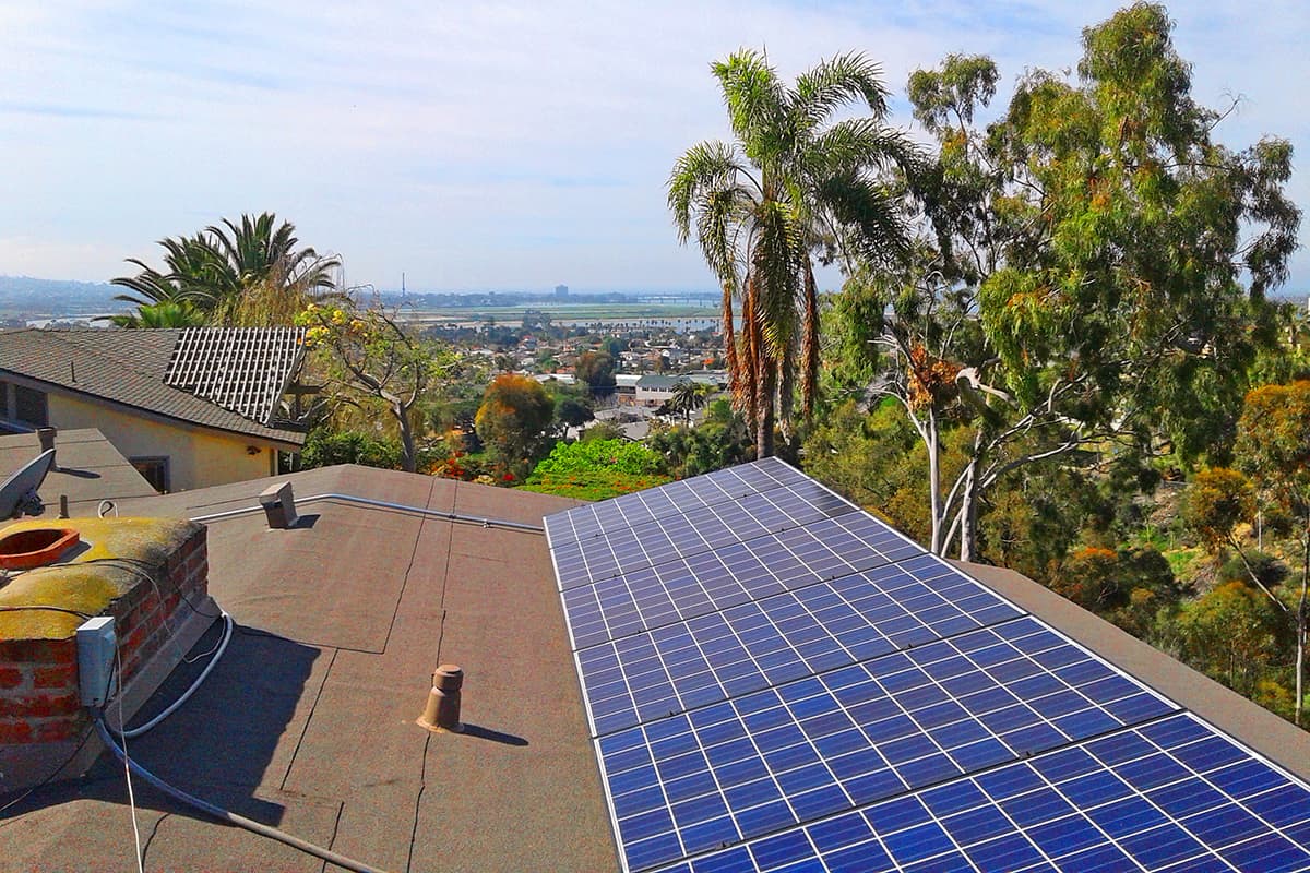 Photo of San Diego Kyocera solar panel installation at the Chapman residence