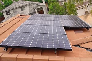 Photo of San Diego SunPower solar panel installation at the Finney residence