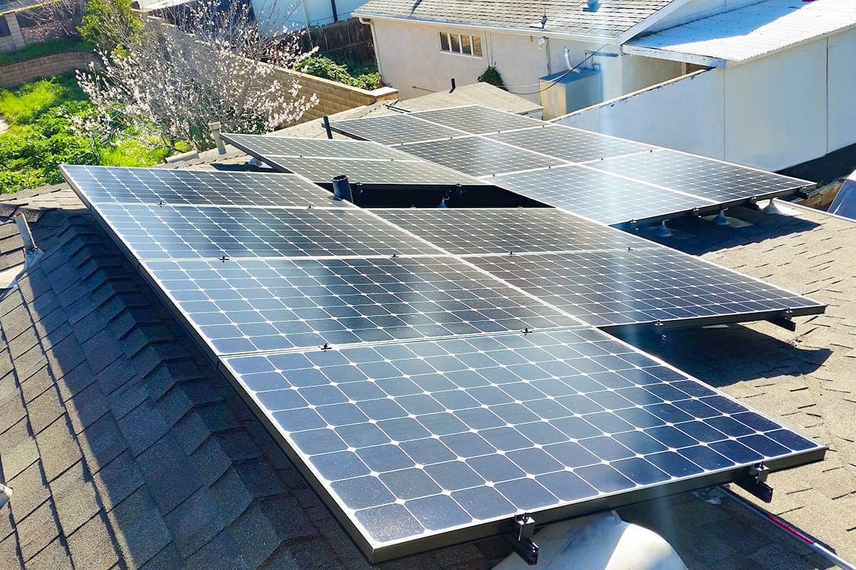 Photo of Lakeside SunPower solar panel installation by Sullivan Solar Power at the Hofstee residence