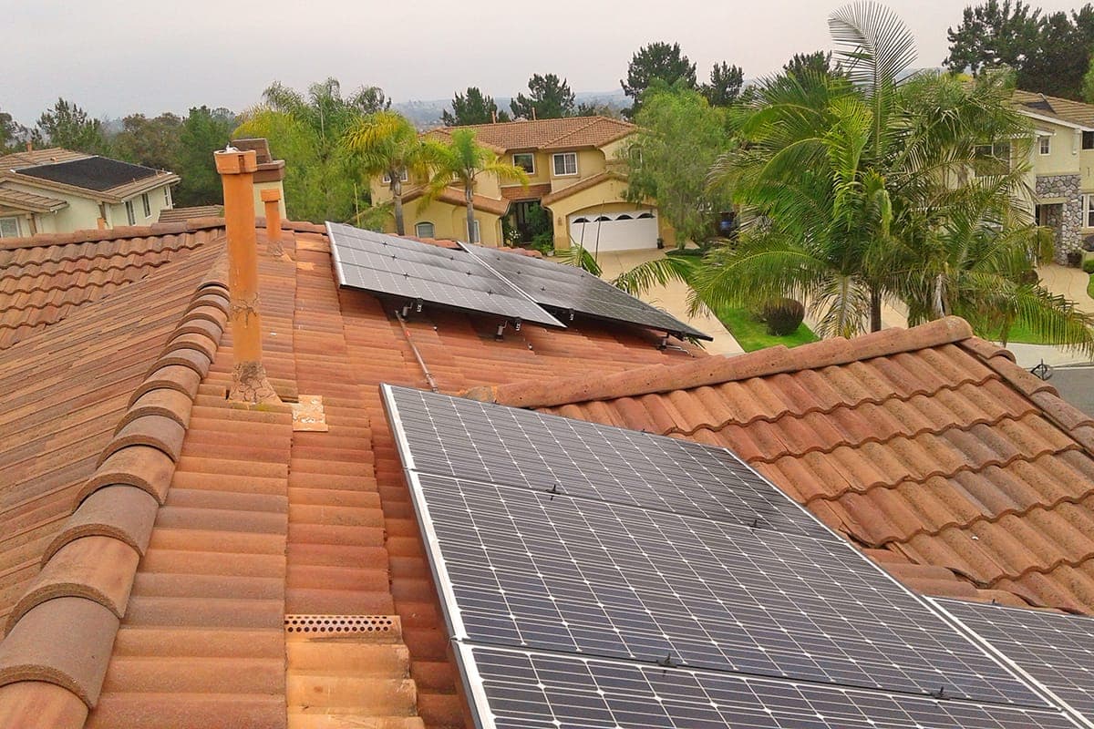Photo of San Diego Panasonic solar panel installation at the Shelby residence